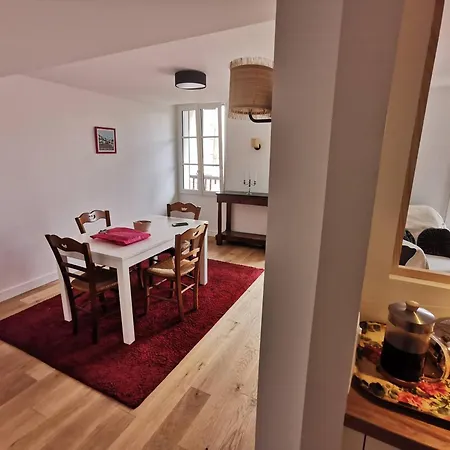 Renove Hyper Centre St-jean-de-luz, 4 Pieces, 6 Couchages, Parking, 50m - Fr-1-792-31 Holiday home Saint-Jean-de-Luz