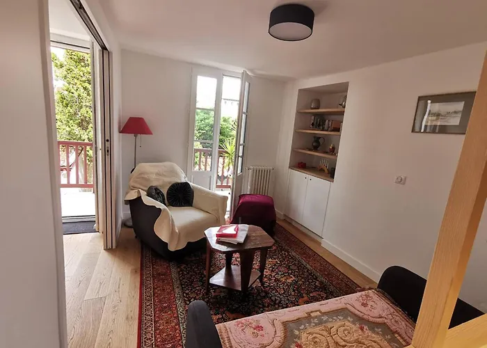 Renove Hyper Centre St-jean-de-luz, 4 Pieces, 6 Couchages, Parking, 50m - Fr-1-792-31 Holiday home *